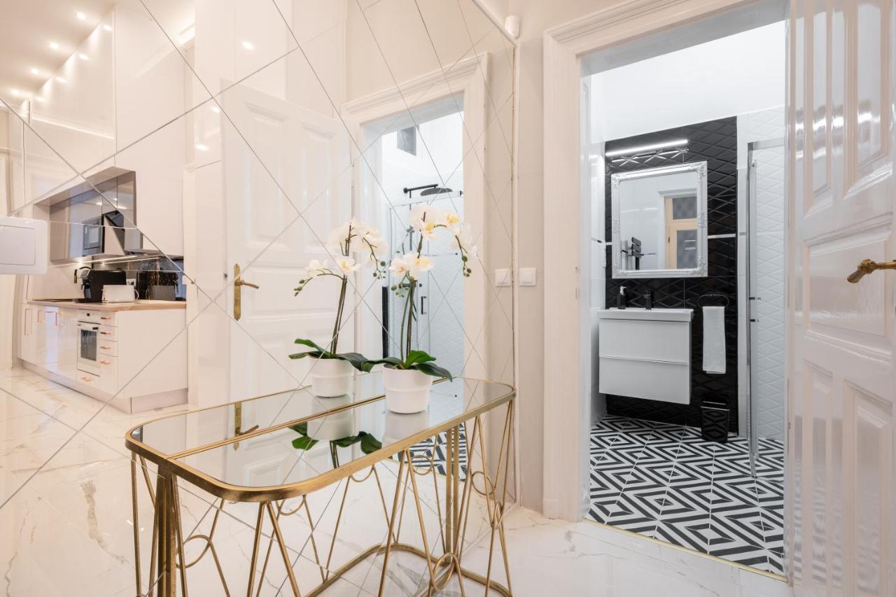 Apartament Premium Art Deco At Broadway // 4bdr & 3br Budapesta