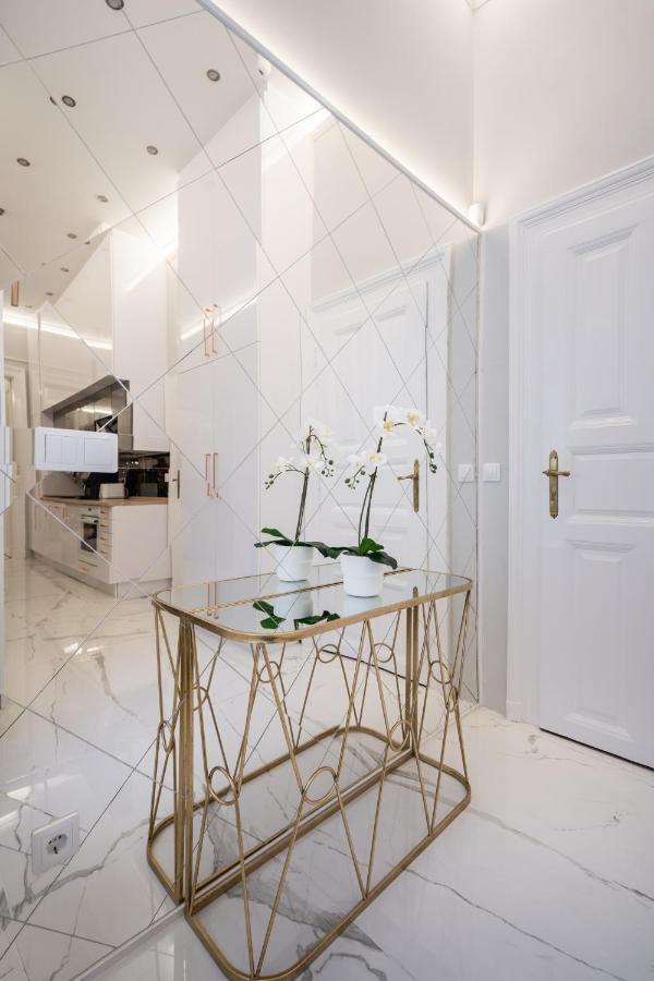 Premium Art Deco At Broadway // 4bdr & 3br Apartament *