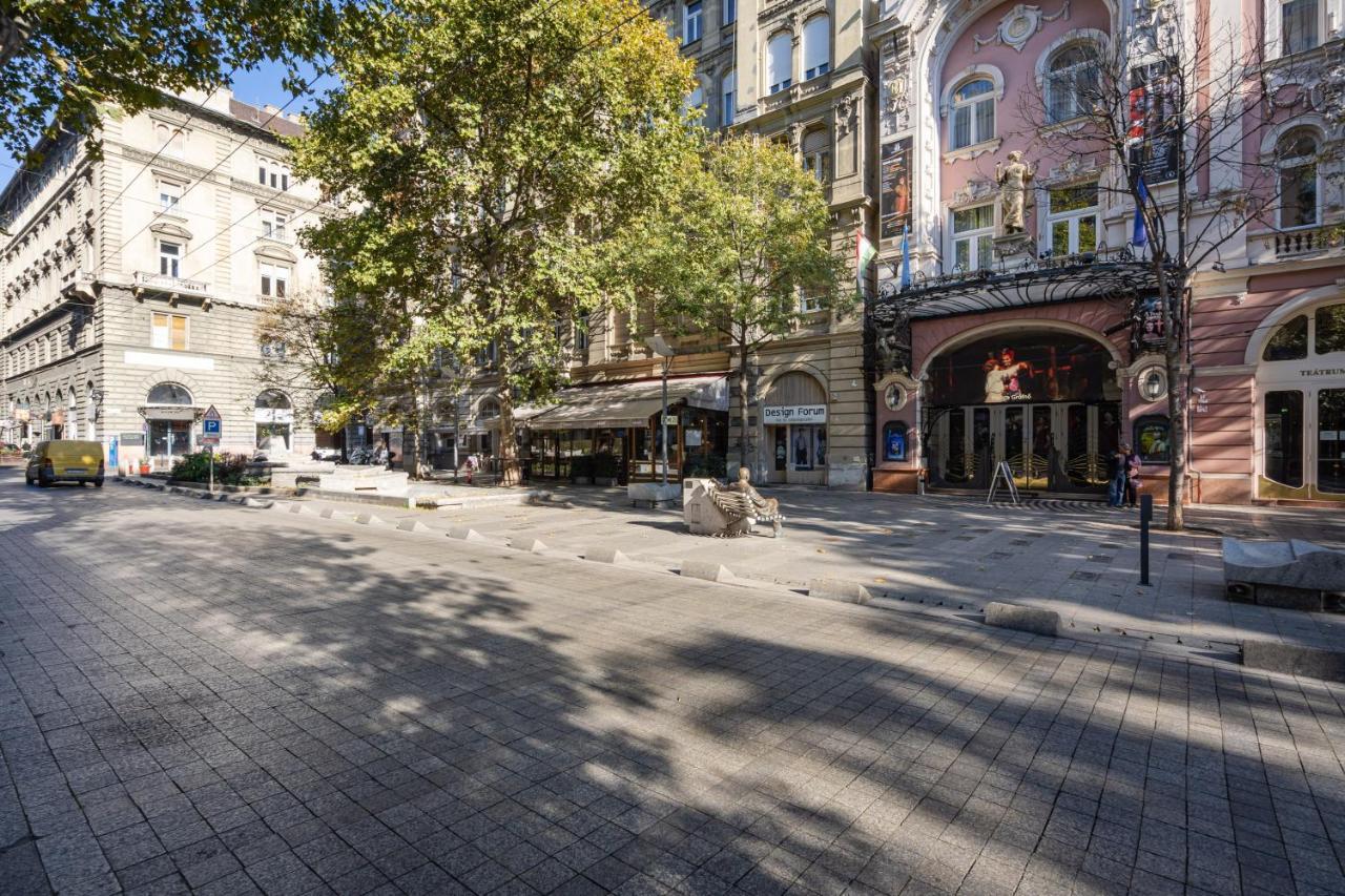 Premium Art Deco At Broadway // 4bdr & 3br * Будапешт